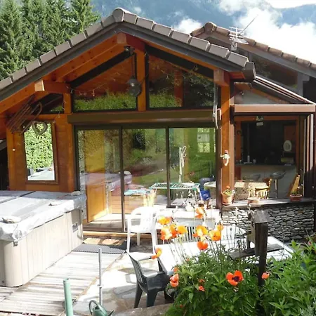 샬레 Spacious With Garden